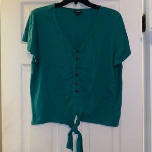 Cropped button front top